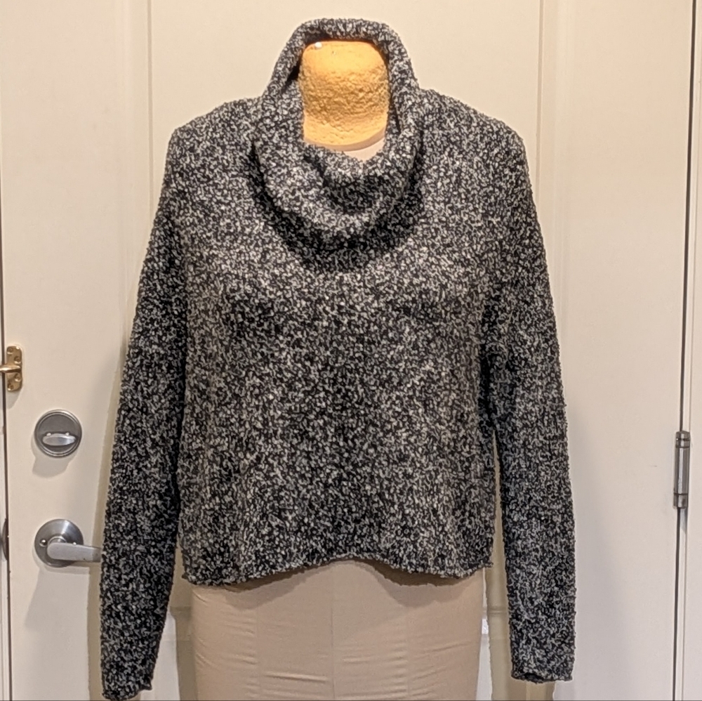 EUC Ady P 1X Black and White Marled Stretch Knit Turtleneck Sweater